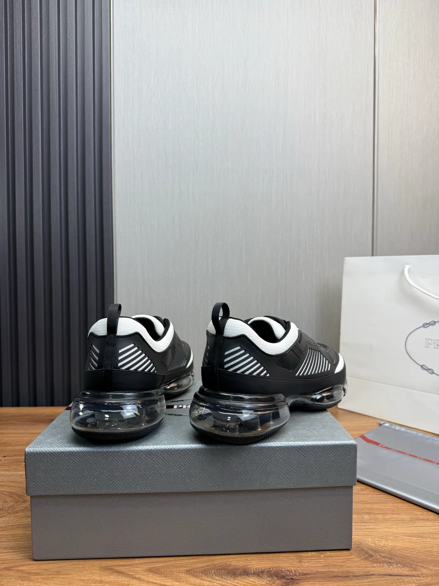 Men's shoes 💰640💰 [PRADA] Men's shoes are popular in the counter, high-quality shipments ✔️Official website synchronization, original fly-woven epoxy fabric + cowhide lining, 1⃣️ to 1⃣️ replica, original air-cushion original bottom, 38-45 (one size larger)